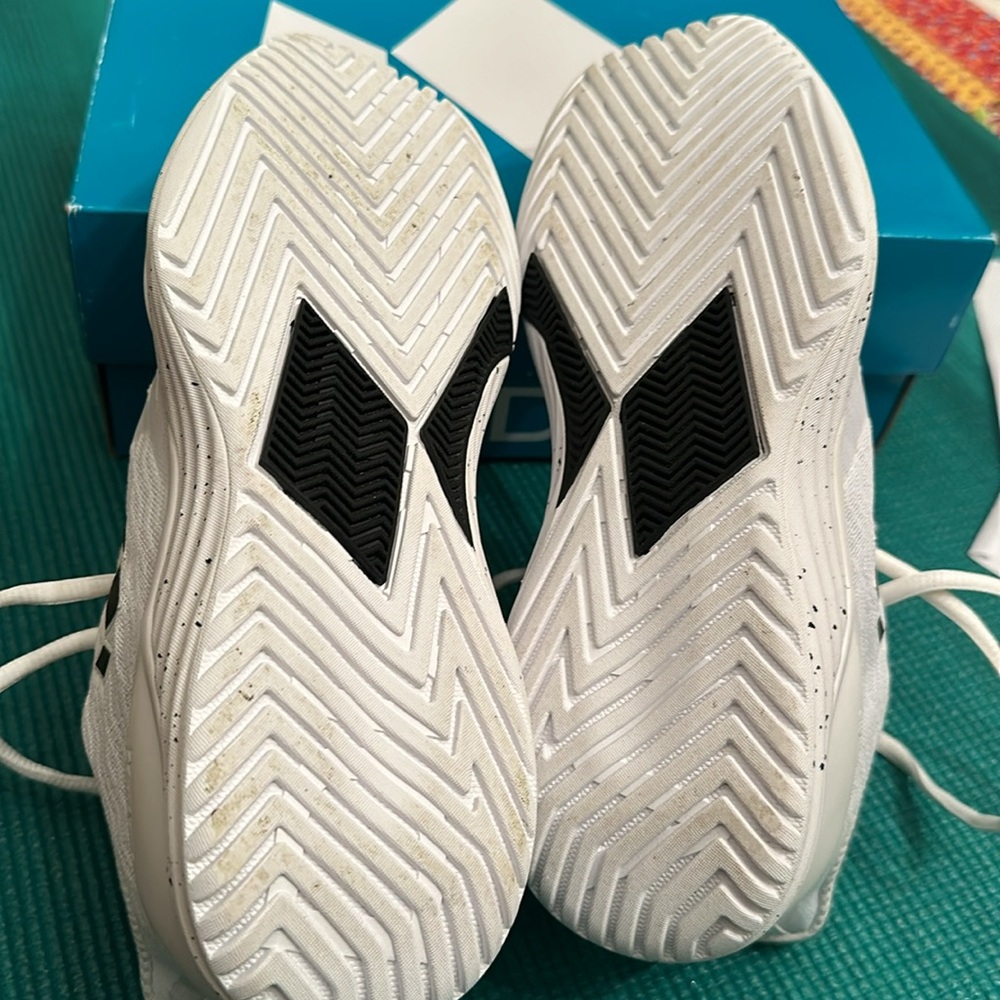 Diadem court shoe. Great for pickleball and tennis! - Picture 3 of 6